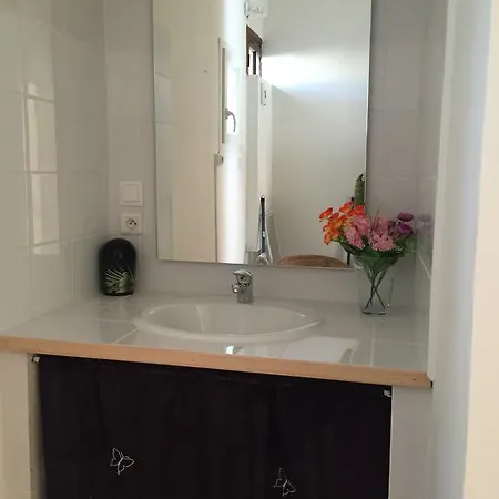 Des Amandiers Apartment
